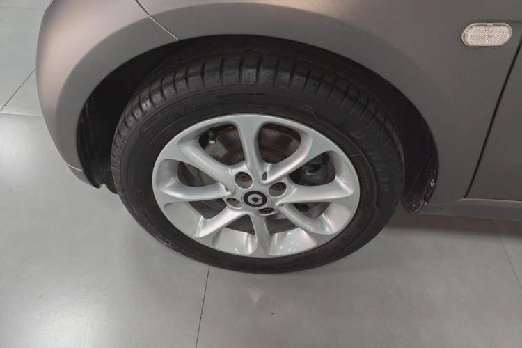Used smart fortwo 2015 1.0L 52 kW hardtop Dynamic version Exterior 4