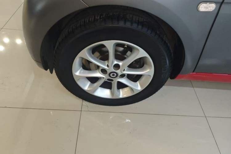 Used smart fortwo 2015 1.0L 52 kW hardtop Dynamic version Exterior 5