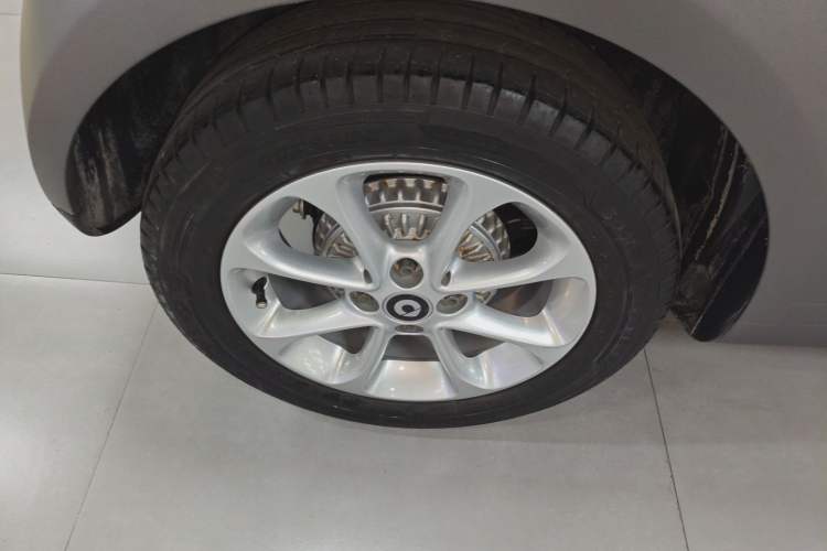 Used smart fortwo 2015 1.0L 52 kW hardtop Dynamic version Exterior 5