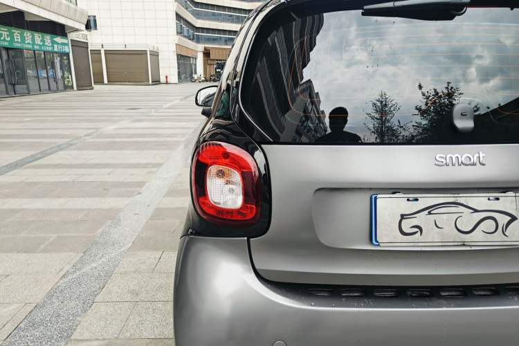 Used smart fortwo 2015 1.0L 52 kW Hardtop Passion Edition Exterior 7