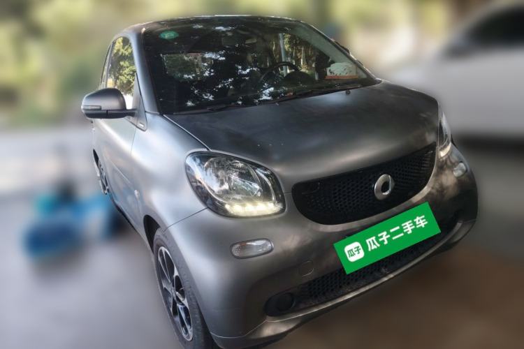Used smart fortwo 2015 1.0L 52 kW Hardtop Passion Edition Front Right 45 Deg