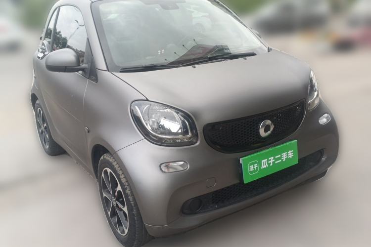 Used smart fortwo 2015 1.0L 52 kW Hardtop Passion Edition Front Right 45 Deg