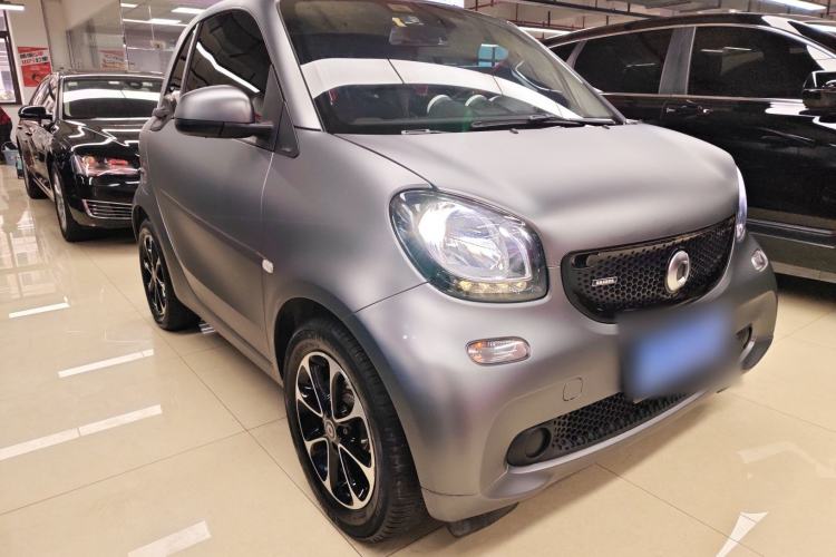Used smart fortwo 2015 1.0L 52 kW Hardtop Passion Edition Front Right 45 Deg
