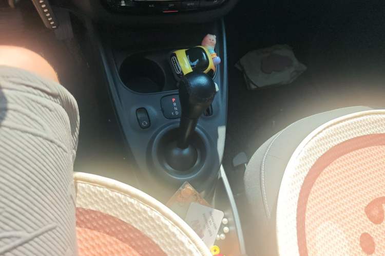 Used smart fortwo 2015 1.0L 52 kW Hardtop Passion Edition Gear Lever