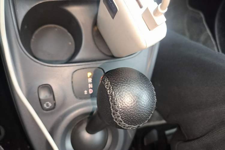 Used smart fortwo 2015 1.0L 52 kW Hardtop Passion Edition Gear Lever