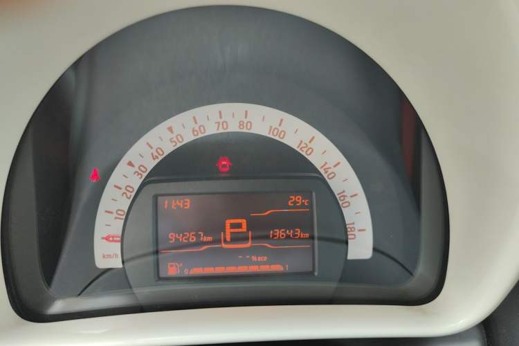 Used smart fortwo 2015 1.0L 52 kW hardtop Dynamic version Instrument Cluster