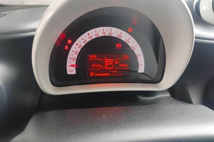 Used smart fortwo 2015 1.0L 52 kW hardtop Dynamic version Instrument Cluster