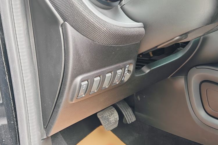Used smart fortwo 2015 1.0L 52 kW Hardtop Passion Edition Interior 2