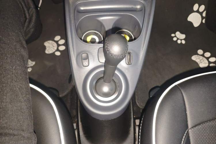 Used smart fortwo 2015 1.0L 52 kW hardtop Dynamic version Interior 3