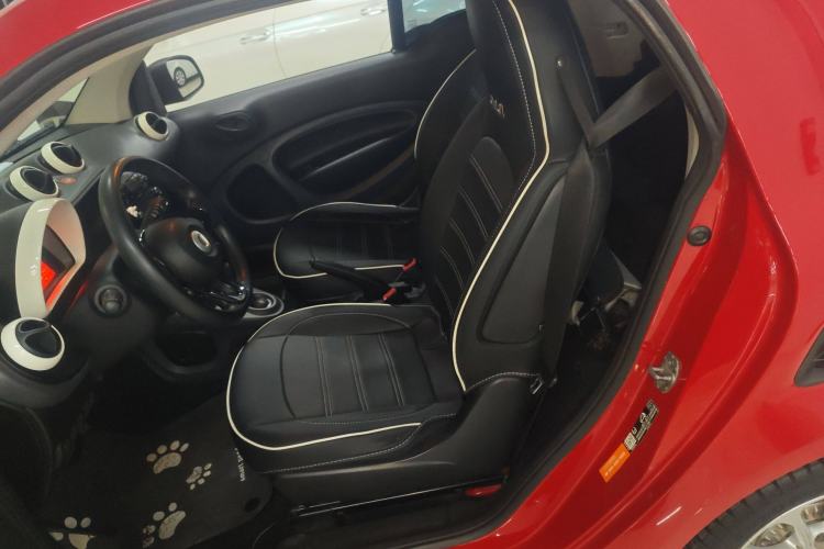 Used smart fortwo 2015 1.0L 52 kW hardtop Dynamic version Interior 6