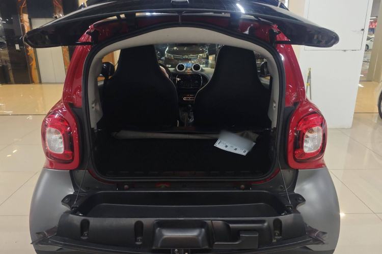Used smart fortwo 2015 1.0L 52 kW hardtop Dynamic version Interior 8