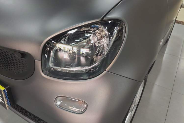 Used smart fortwo 2015 1.0L 52 kW hardtop Dynamic version Left Front Headlight
