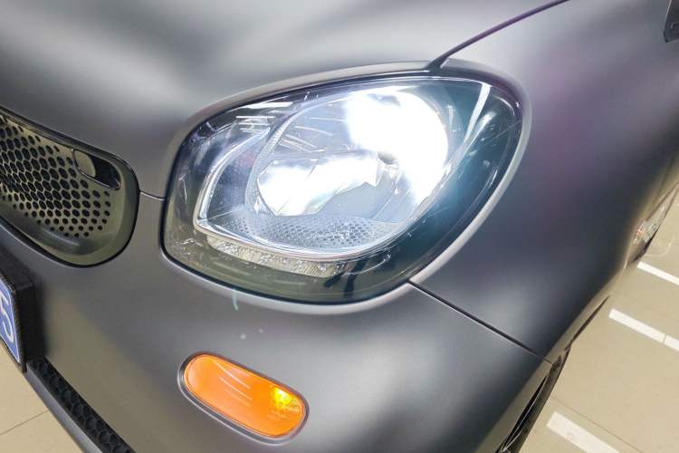 Used smart fortwo 2015 1.0L 52 kW Hardtop Passion Edition Left Front Headlight