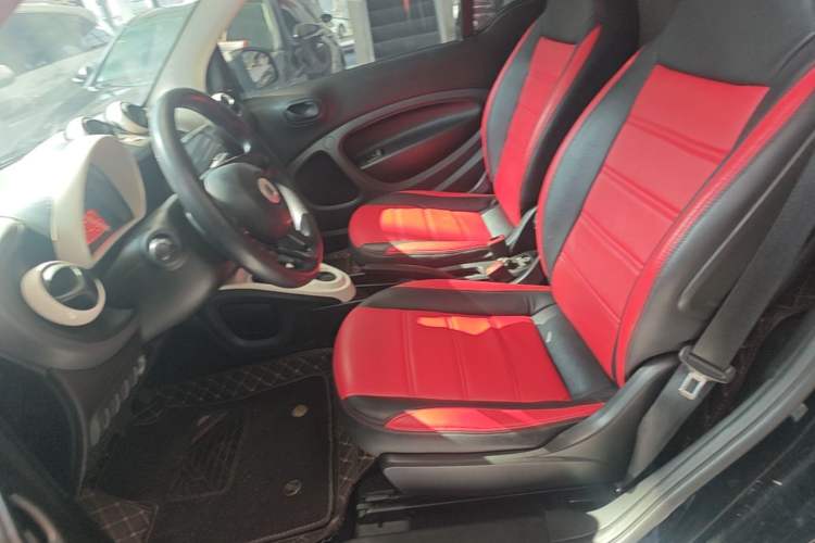Used smart fortwo 2015 1.0L 52 kW hardtop Dynamic version Left Front Seat