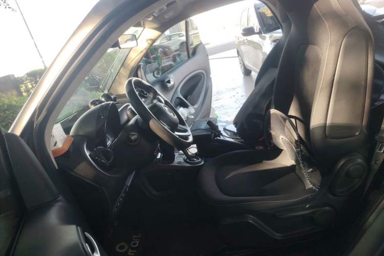 Used smart fortwo 2015 1.0L 52 kW Hardtop Passion Edition Left Front Seat