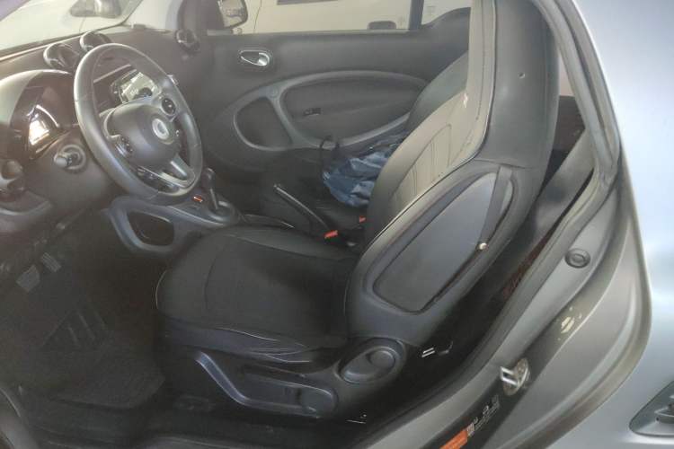 Used smart fortwo 2015 1.0L 52 kW Hardtop Passion Edition Left Front Seat