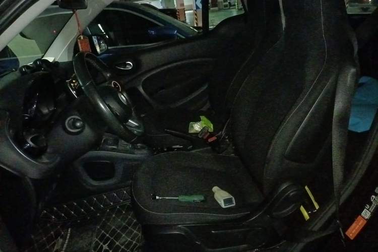 Used smart fortwo 2015 1.0L 52 kW Hardtop Passion Edition Left Front Seat