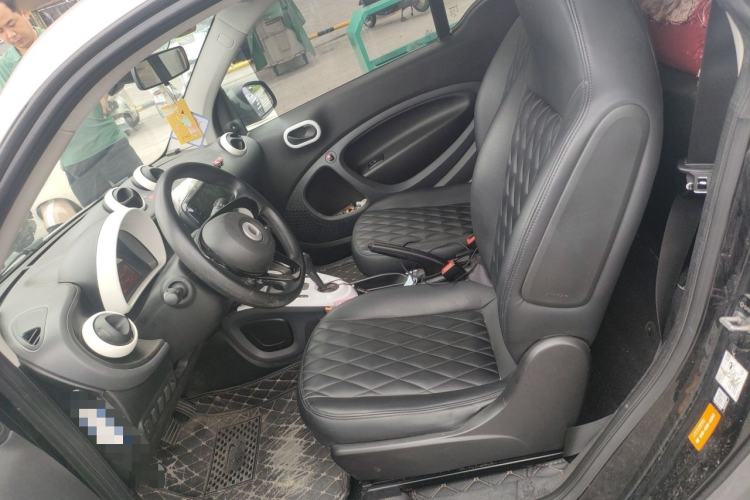 Used smart fortwo 2015 1.0L 52 kW hardtop Dynamic version Left Front Seat