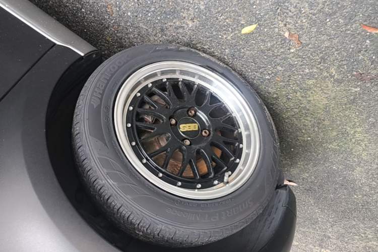 Used smart fortwo 2015 1.0L 52 kW Hardtop Passion Edition Left Front Wheel Hub