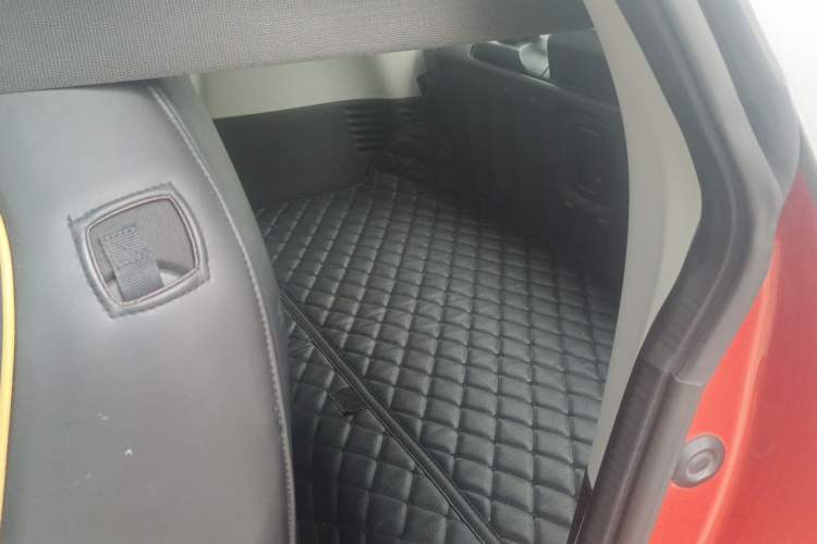 Used smart fortwo 2015 1.0L 52 kW Hardtop Passion Edition Left Rear Seat