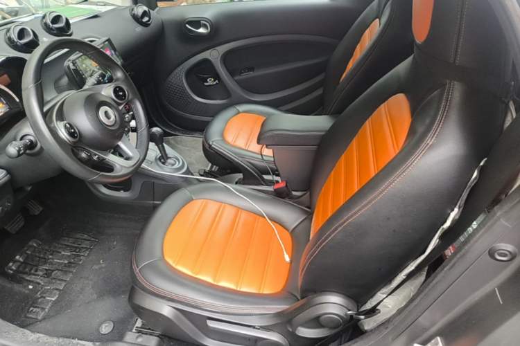 Used smart fortwo 2015 1.0L 52 kW Hardtop Passion Edition Left Rear Seat
