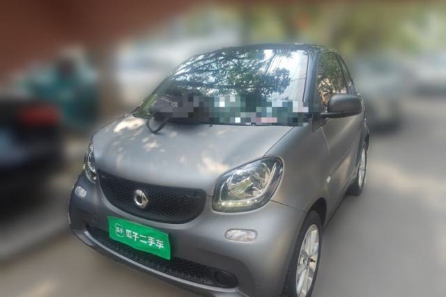 Używany smart fortwo 2015 1.0L 52 kW hardtop Dynamic version