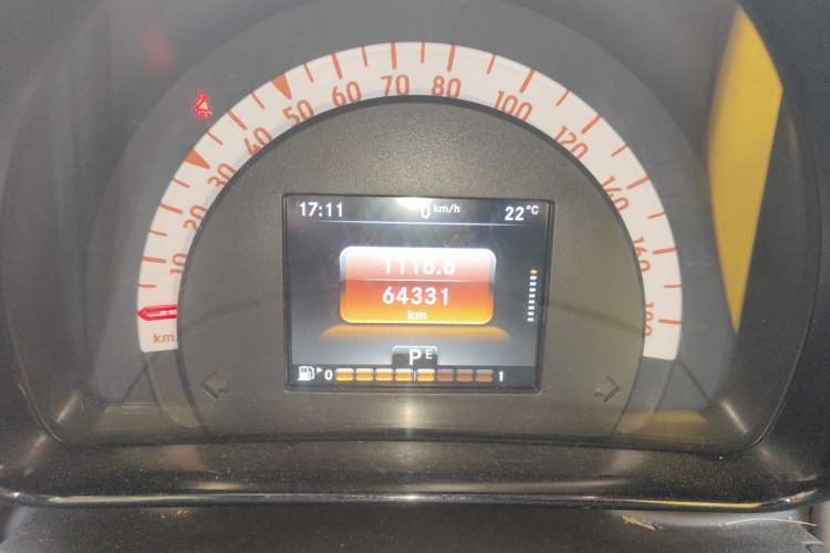 Used smart fortwo 2015 1.0L 52 kW Hardtop Passion Edition Odometer Close Up