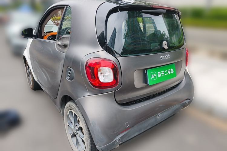 Used smart fortwo 2015 1.0L 52 kW hardtop Dynamic version Rear Left 45 Deg