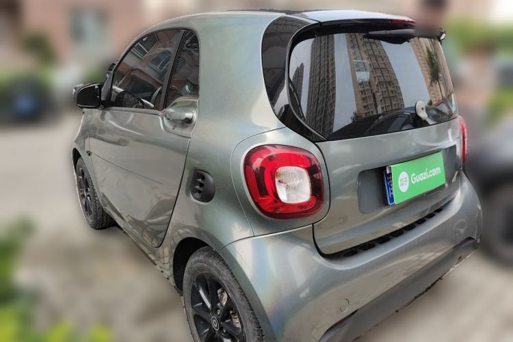 Used smart fortwo 2015 1.0L 52 kW hardtop Dynamic version Rear Left 45 Deg