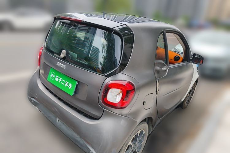 Used smart fortwo 2015 1.0L 52 kW hardtop Dynamic version Rear Right 45 Deg