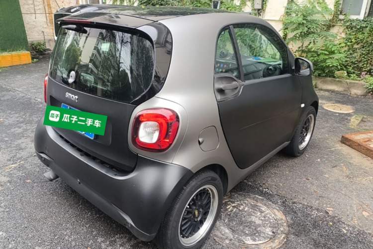 Used smart fortwo 2015 1.0L 52 kW Hardtop Passion Edition Rear Right 45 Deg