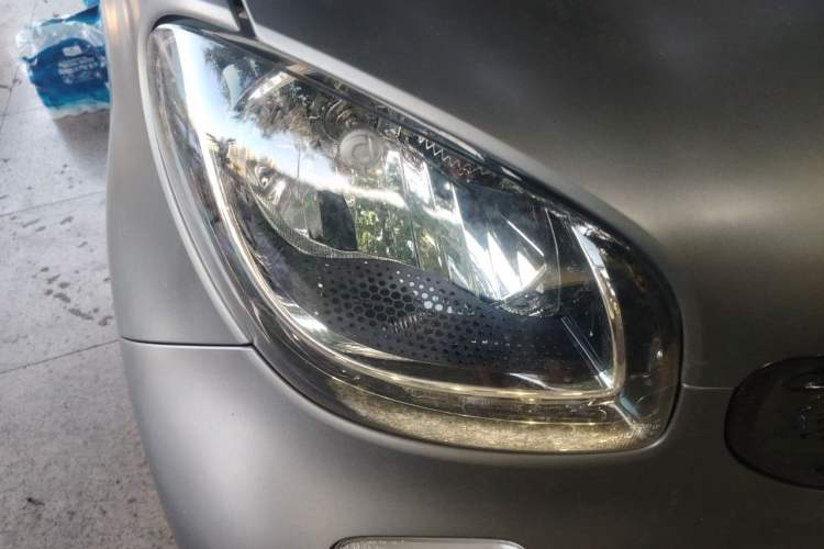 Used smart fortwo 2015 1.0L 52 kW Hardtop Passion Edition Right Front Headlight