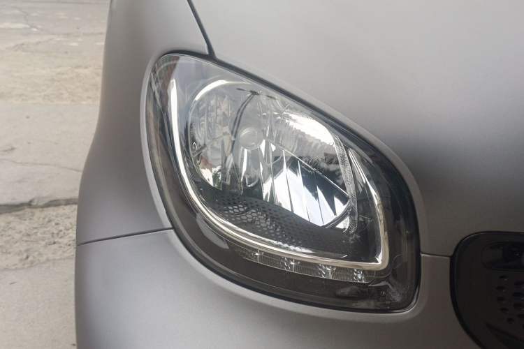 Used smart fortwo 2015 1.0L 52 kW Hardtop Passion Edition Right Front Headlight