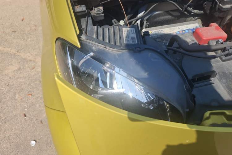 Used smart fortwo 2015 1.0L 52 kW Hardtop Passion Edition Right Front Headlight