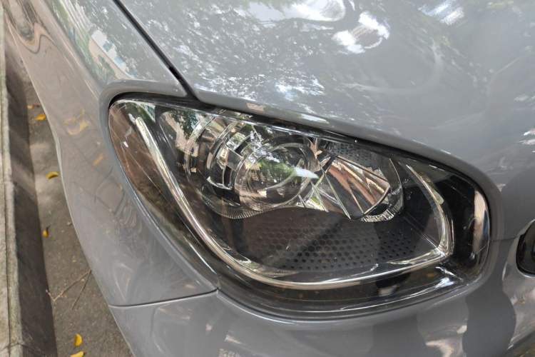 Used smart fortwo 2015 1.0L 52 kW Hardtop Passion Edition Right Front Headlight
