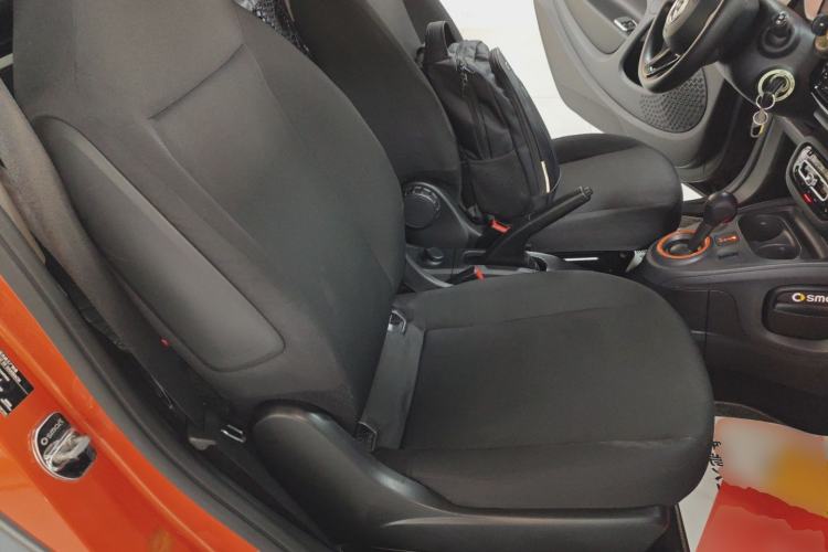Used smart fortwo 2015 1.0L 52 kW hardtop Dynamic version Right Front Seat