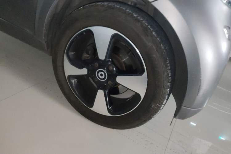 Used smart fortwo 2015 1.0L 52 kW Hardtop Passion Edition Right Front Wheel Hub