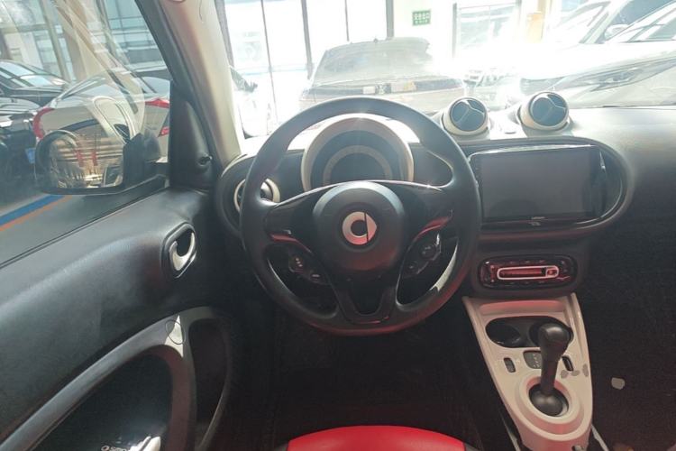 Used smart fortwo 2015 1.0L 52 kW hardtop Dynamic version Steering Wheel