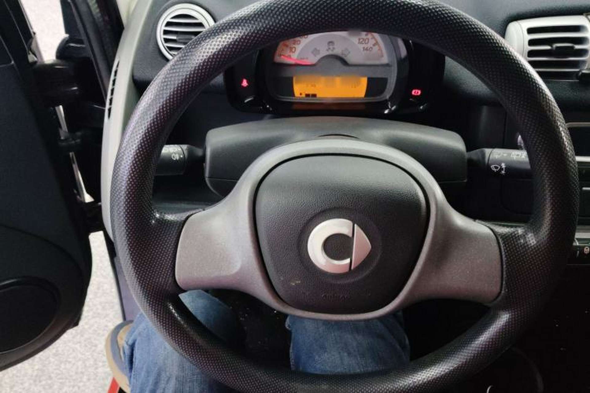 Used smart fortwo 2015 1.0 MHD New Year Special Edition Steering Wheel
