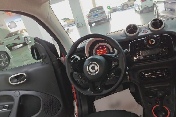 Used smart fortwo 2015 1.0L 52 kW hardtop Dynamic version Steering Wheel