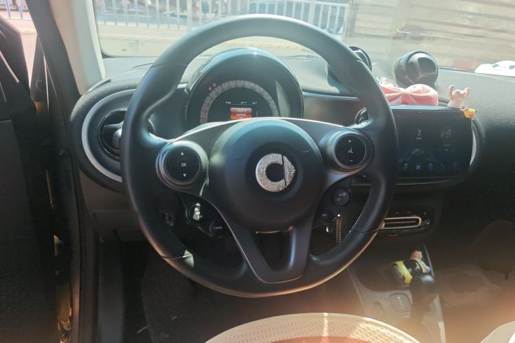 Used smart fortwo 2015 1.0L 52 kW Hardtop Passion Edition Steering Wheel