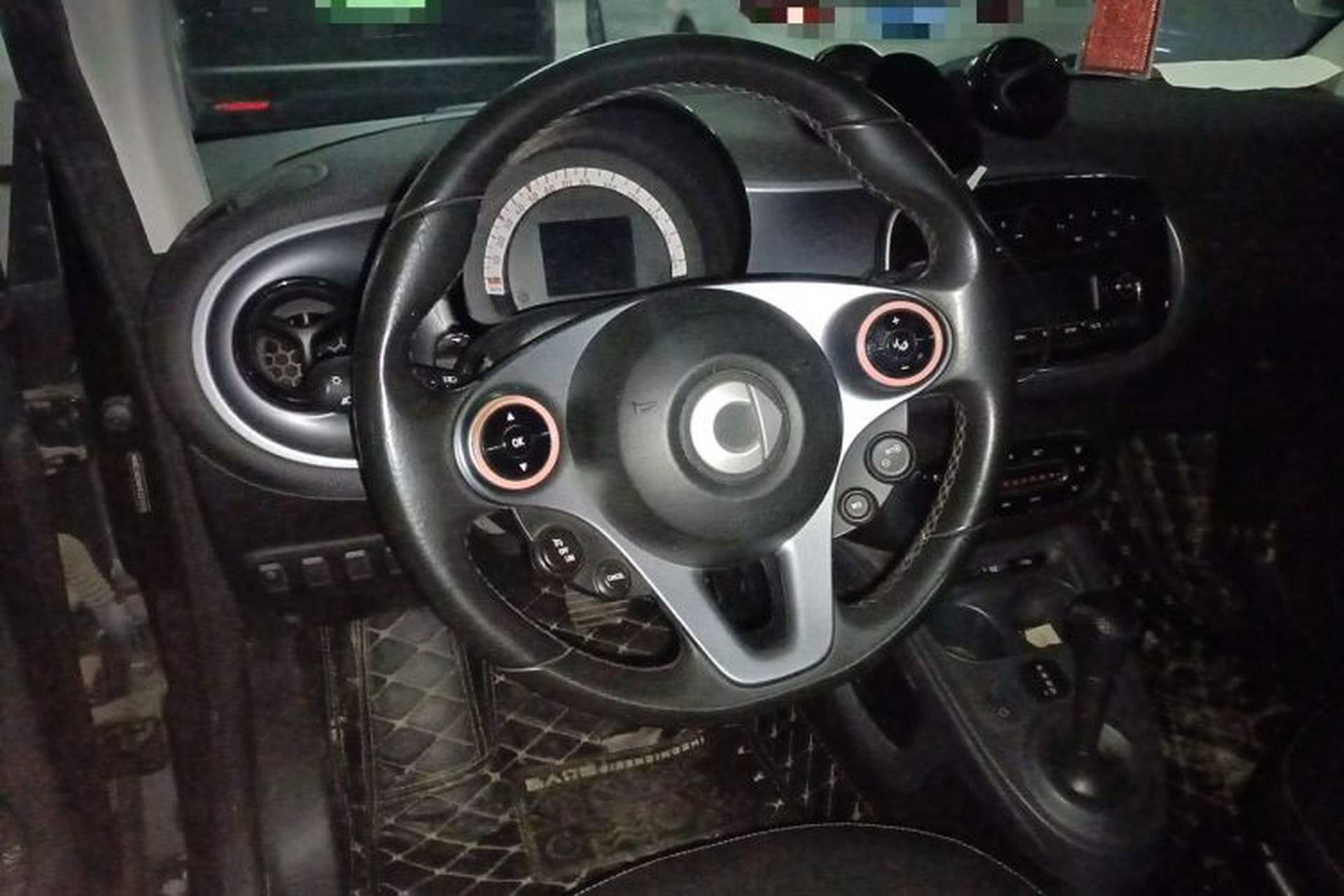 Used smart fortwo 2015 1.0L 52 kW Hardtop Passion Edition Steering Wheel