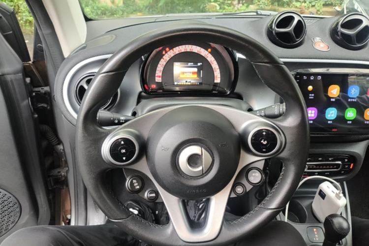 Used smart fortwo 2015 1.0L 52 kW Hardtop Passion Edition Steering Wheel