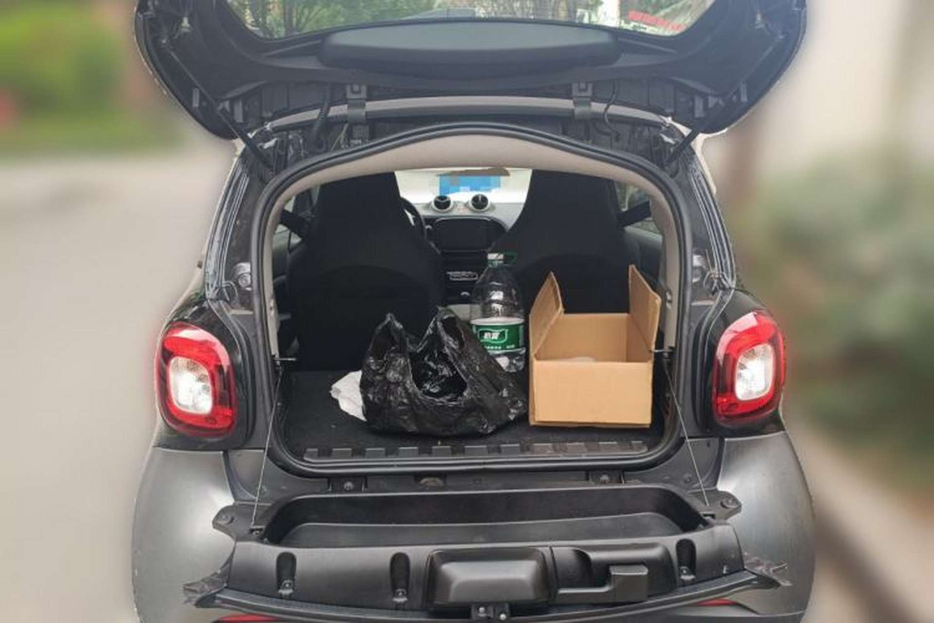 Used smart fortwo 2015 1.0L 52 kW hardtop Dynamic version Trunk
