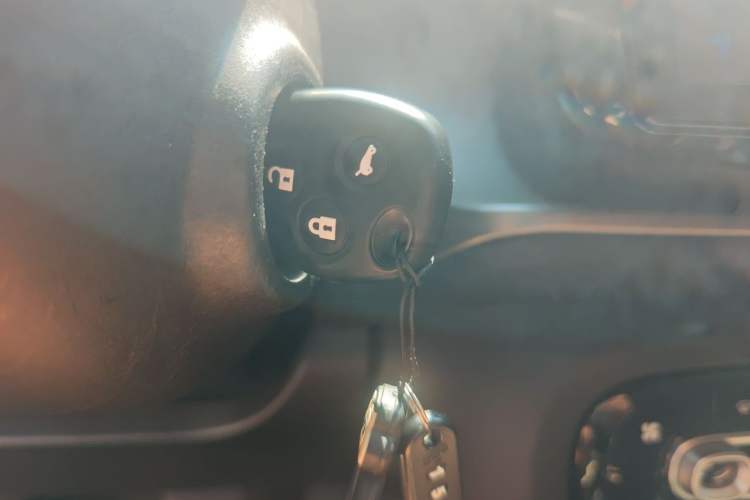 Used smart fortwo 2015 1.0L 52 kW Hardtop Passion Edition Vehicle Key