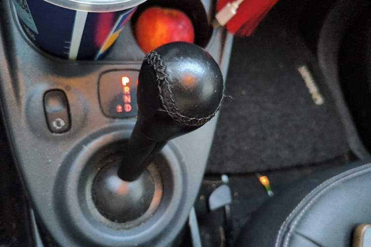 Used smart fortwo 2015 1.0L 52 kW Hardtop Passion Edition Gear Lever