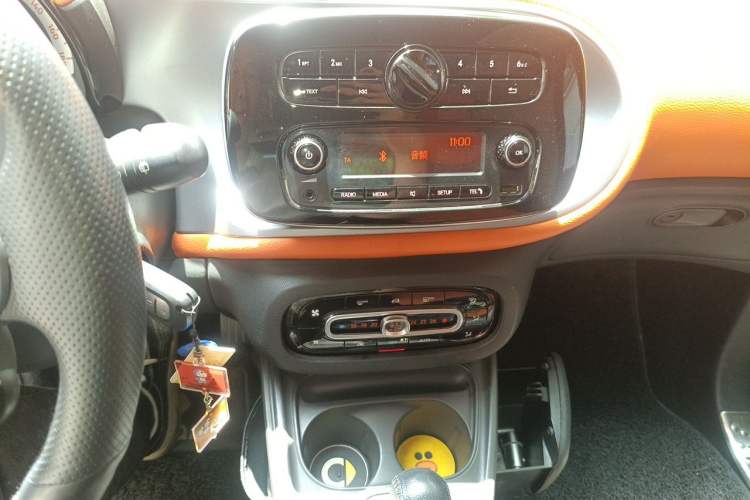 Used smart fortwo 2015 1.0L 52 kW Hardtop Passion Edition Audio And AC Panel