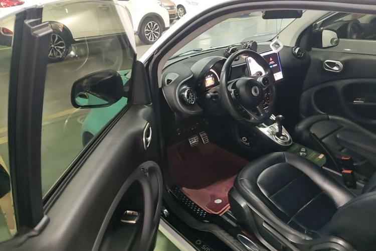 Used smart fortwo 2015 1.0L 52 kW Hardtop Passion Edition Driver Seat