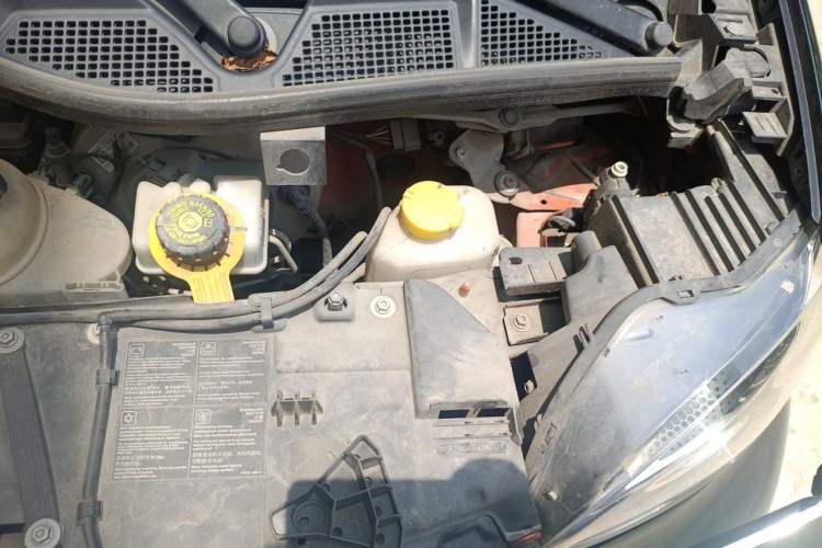 Used smart fortwo 2015 1.0L 52 kW Hardtop Passion Edition Engine Bay Left