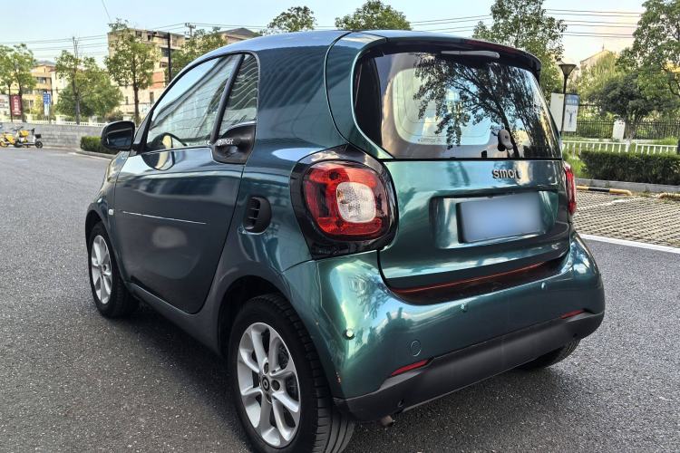 Used smart fortwo 2015 1.0L 52 kW hardtop Dynamic version Exterior 3
